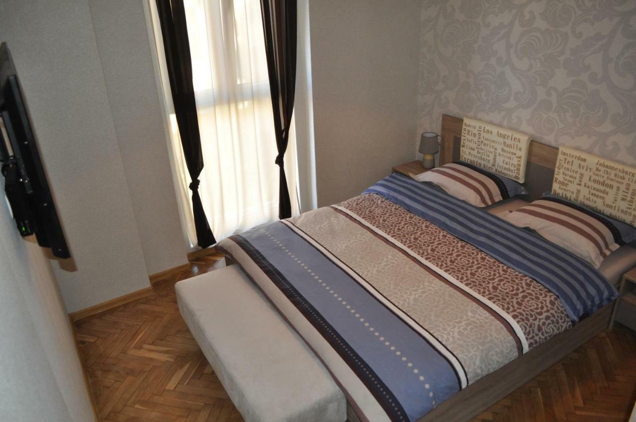Sofia Central Pretty Apartment Dış mekan fotoğraf