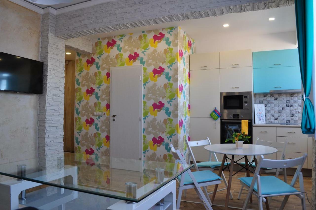 Sofia Central Pretty Apartment Dış mekan fotoğraf