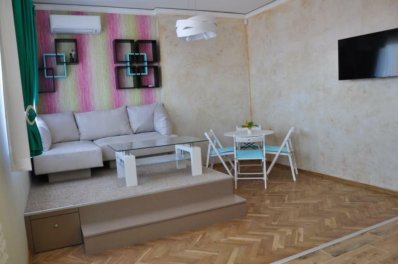 Sofia Central Pretty Apartment Dış mekan fotoğraf