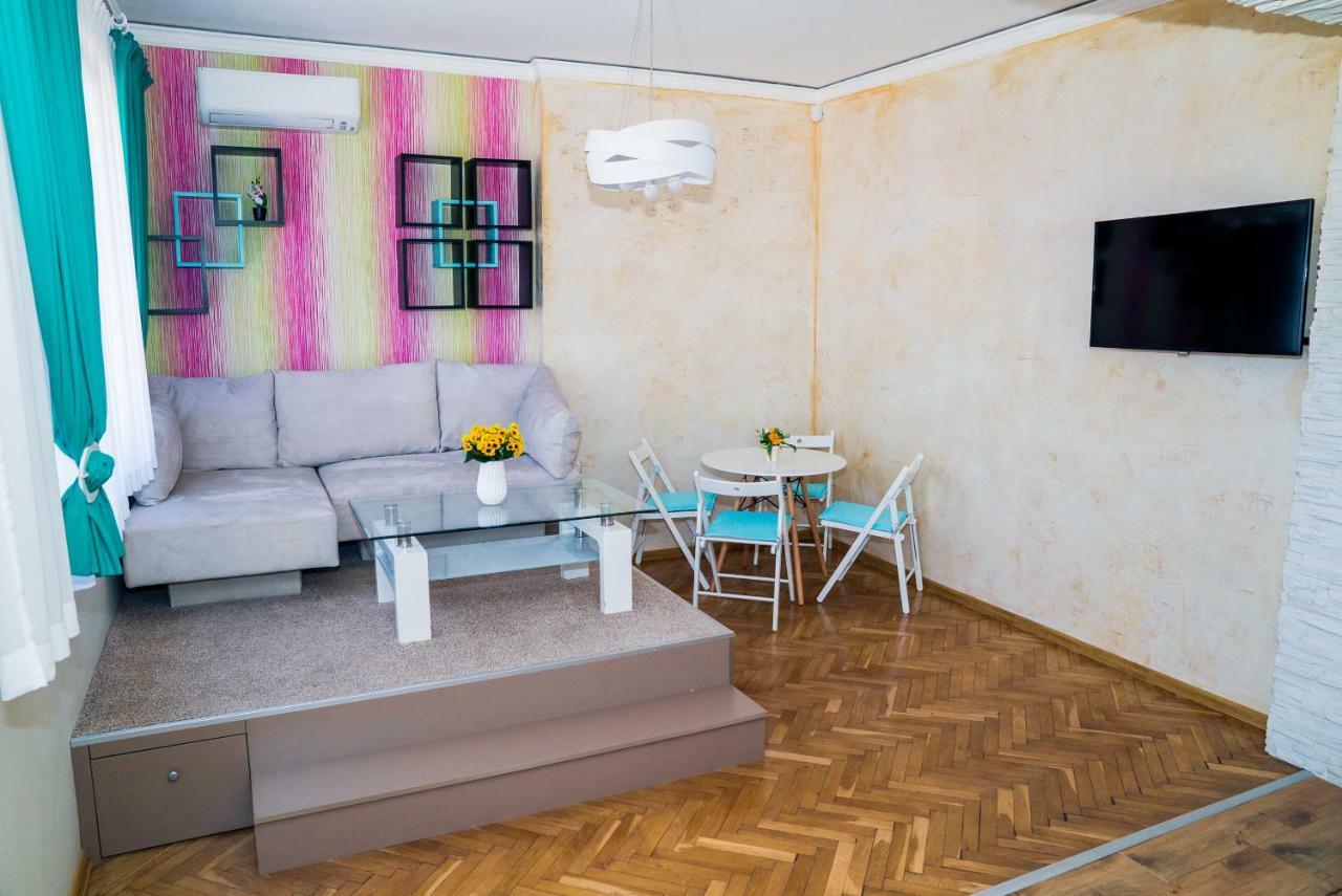 Sofia Central Pretty Apartment Dış mekan fotoğraf